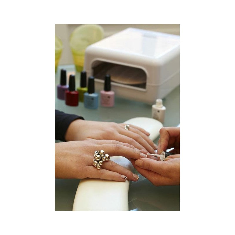 Mini manicure med fransk CND™ SHELLAC®